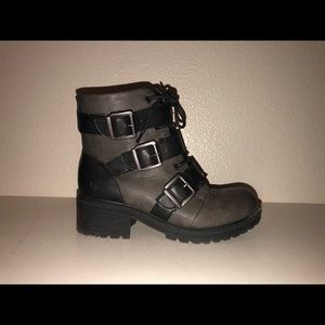 Combat boots boc brand. Green/black